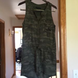 Sanctuary Camo jumper.